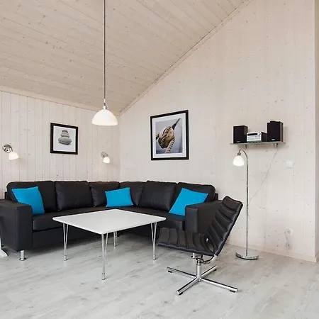 Modern With Sauna Near Beaches בית נופש Großenbrode