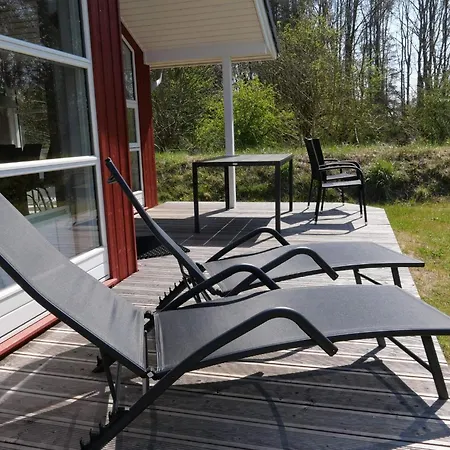 בית נופש Modern With Sauna Near Beaches