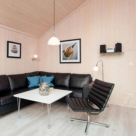 Modern With Sauna Near Beaches *