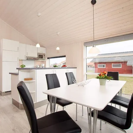 Modern With Sauna Near Beaches *