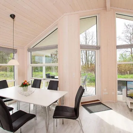 Modern With Sauna Near Beaches בית נופש Großenbrode