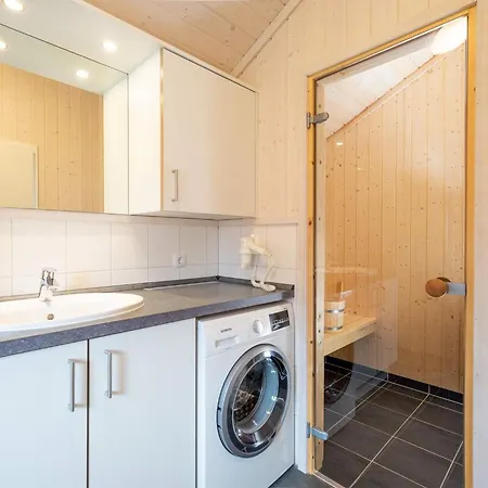 Modern With Sauna Near Beaches בית נופש